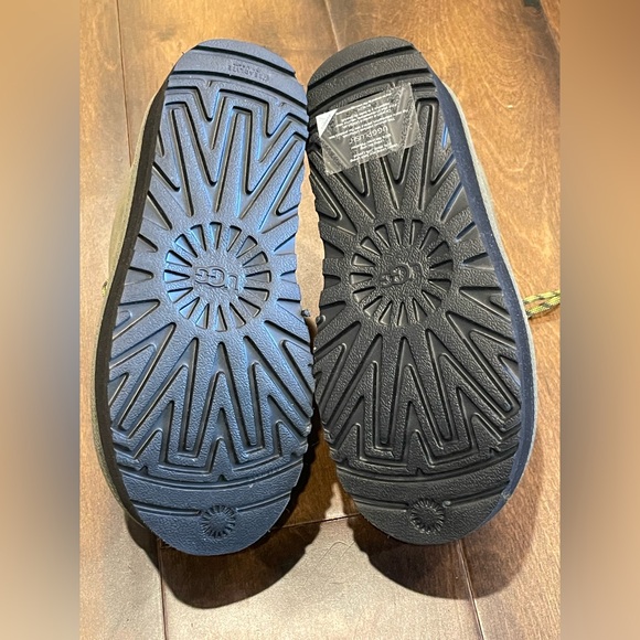 UGG Neumel Heritage Platform Boots NWOT - Picture 10 of 16